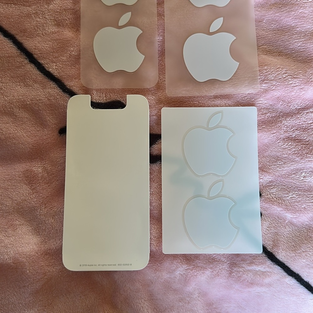 Apple Logo Decals - Picture 5 of 8